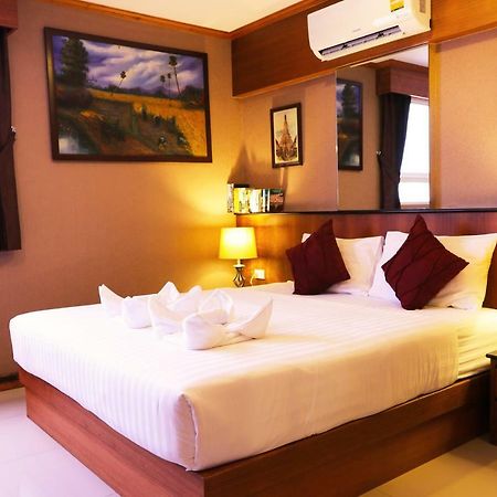 Alexander Hotel Patong Luaran gambar