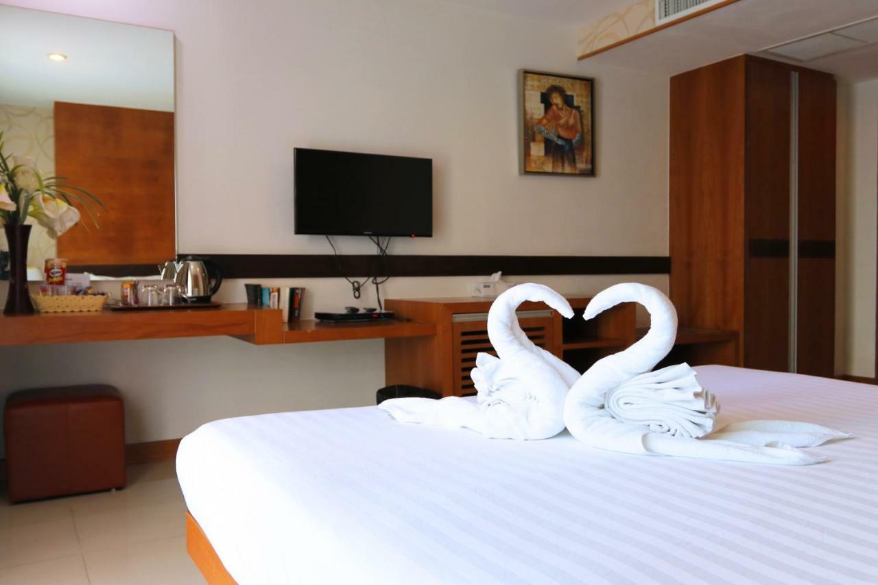 Alexander Hotel Patong Luaran gambar