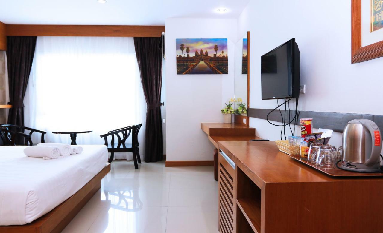 Alexander Hotel Patong Luaran gambar