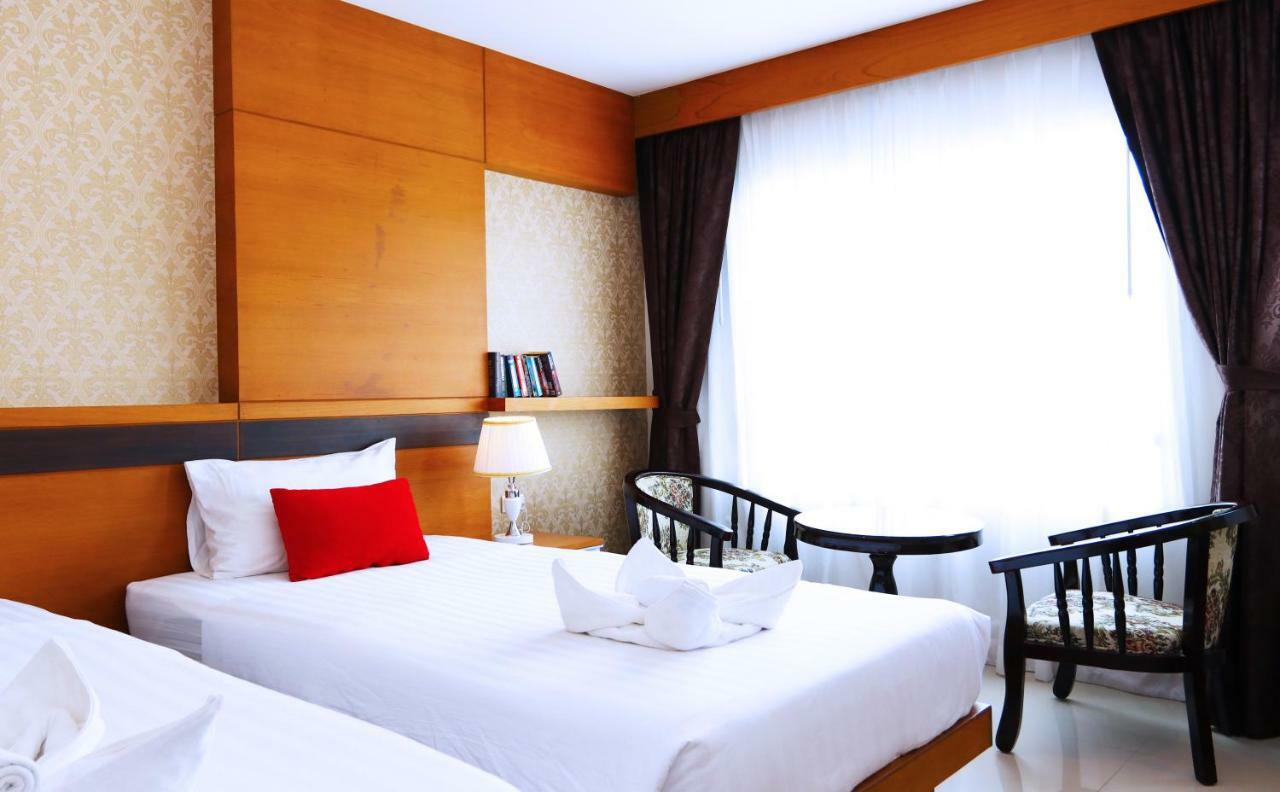 Alexander Hotel Patong Luaran gambar