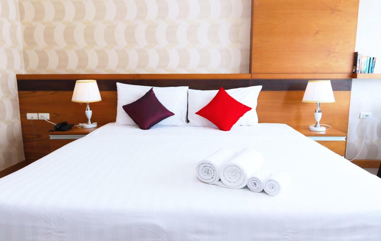 Alexander Hotel Patong Luaran gambar