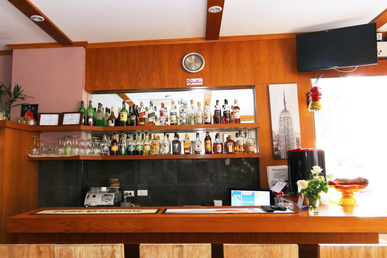 Alexander Hotel Patong Luaran gambar