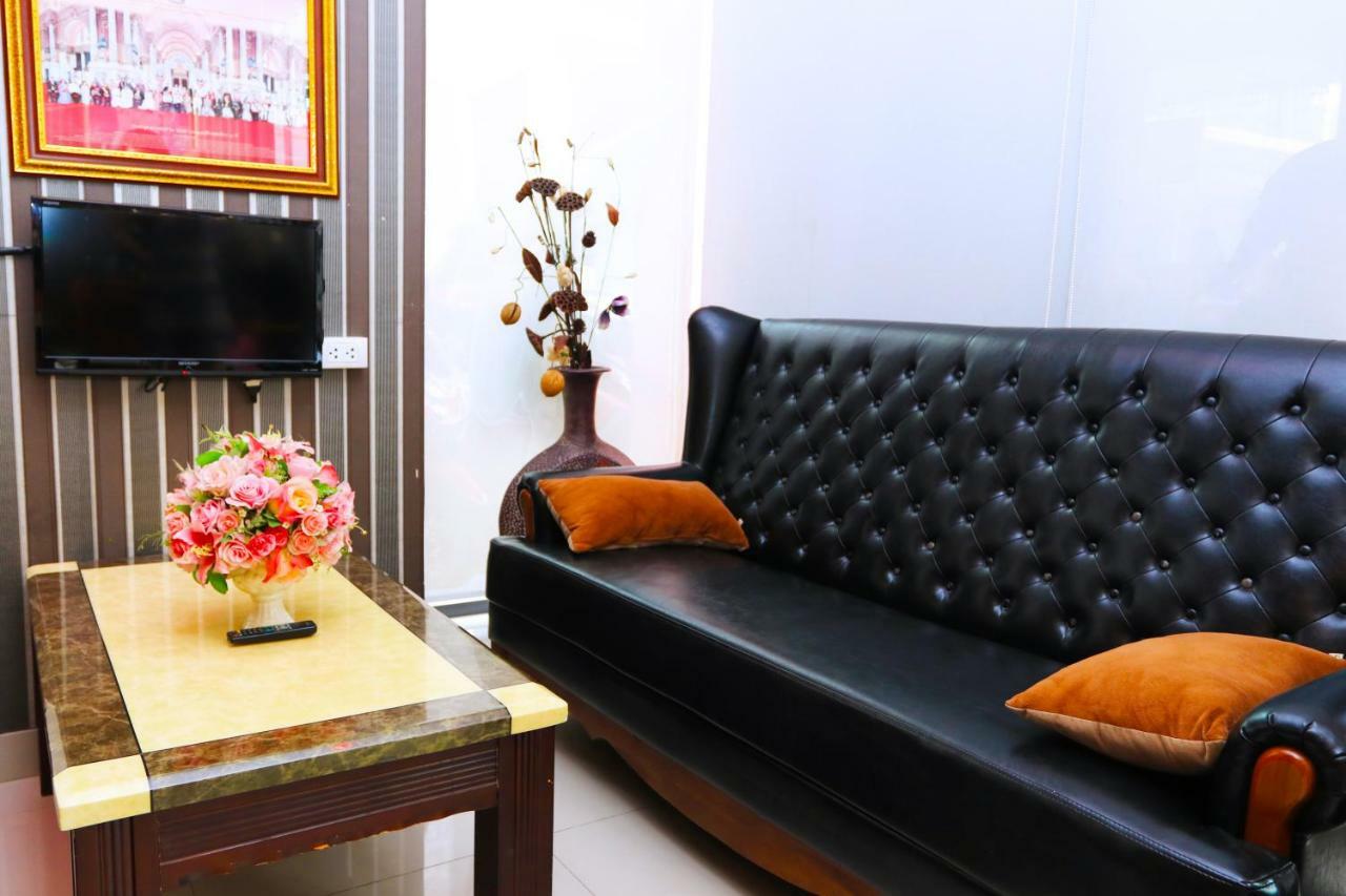 Alexander Hotel Patong Luaran gambar