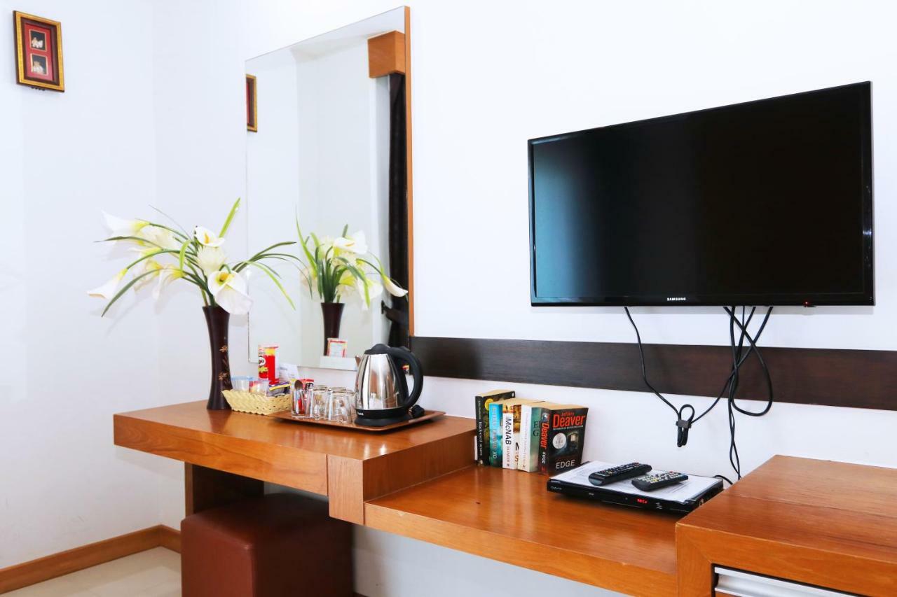 Alexander Hotel Patong Luaran gambar