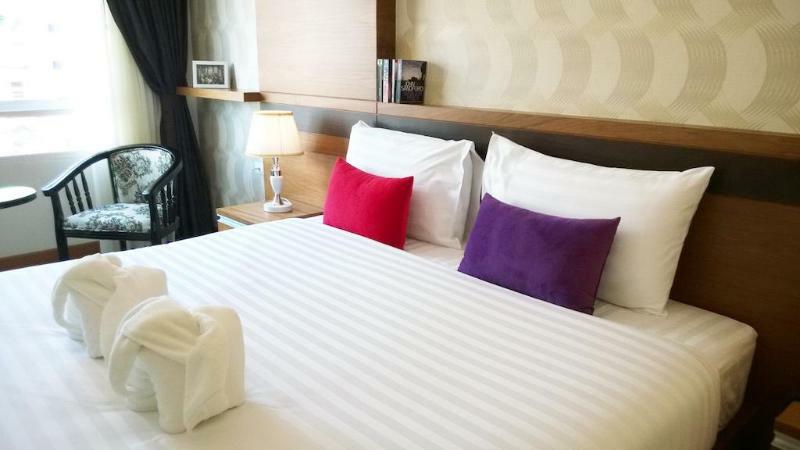 Alexander Hotel Patong Luaran gambar